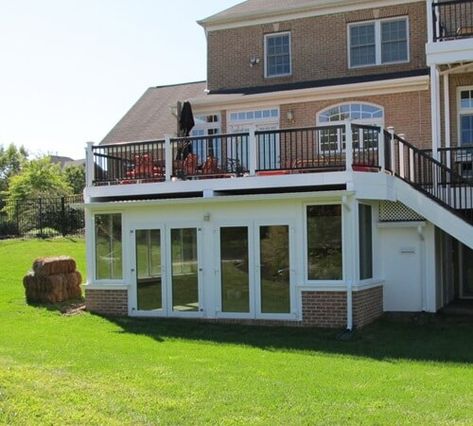 Sunroom Deck, Building A Wooden House, Deck Addition, Deck Renovation, Backyard Patio Deck, Indoor Pool Design, Log Cabin Living, Housing Ideas, Patio Deck Designs