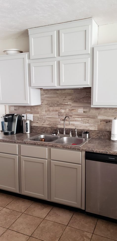 Two tone kitchen and stone tile backsplash Two Tone Cupboards, 2 Toned Kitchen Cabinets, 2 Tone Kitchen Cabinets, Cabinets Remodel, Brown Tile, Two Tone Cabinets, Wood Backsplash, Stone Backsplash, Gray Cabinets