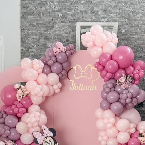 Houston Balloons & Backdrops ♥ on Instagram: "Last month was my Daughter’s 4th Birthday and she is obsessed with Minnie and PINK! 💕 so I wanted to create something cute for her 💖 Neon Number @perfectoccasionllc ✨ . . . . #balloons #houstonballoons #houston #houstontx #balloonstylist #birthday #balloongarland #balloondecor #balloonarch #balloonart #houstonballoondecor #luxuryballoons #organicballoons #minniemouse #minniemousetheme #minniemouseballoons #minnieballoons #minniebirthday #minniedecor" Minnie Mouse Backdrop Ideas, Minnie Mouse Balloon Arch, Minnie Mouse Backdrop, Neon Number, Minnie Mouse Birthday Theme, Minnie Mouse Decorations, Minnie Mouse Balloons, Minnie Mouse Birthday Party Decorations, Minnie Mouse Birthday Decorations