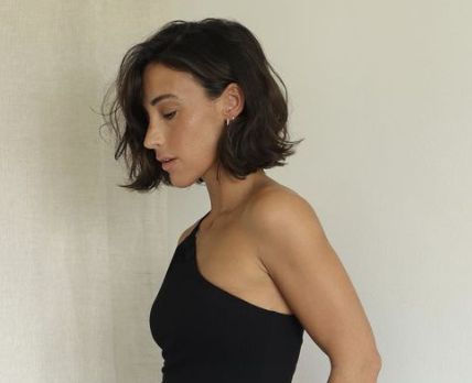 Short Wavy Hair 2023, Bob Hairstyle 2023, Low Maintenance Bob Thick Hair, The Heavy Bob, Wavy Italian Bob, Aubrey Plaza Bob, Brunette French Bob, Italian Bob 2023, Short French Hair