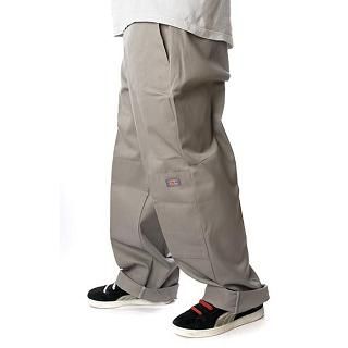 DICKIES double knee(grey) Dickies Double Knee Pants Outfit, Dickies Cholo, Knee Pants Outfit, Dickies Outfits Men, 200s Outfits, Hiphop Outfit, Khaki Shorts Outfit, Jeans Painting, Cargo Shorts Outfit