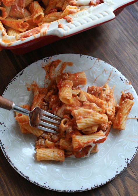 Pink Sauce Pasta Bake. This Pink Sauce Pasta Bake will become a family favorite! A combination of Alfredo and marinara sauces creates a flavor that is out of this world! The addition of Italian sausage makes it hearty and delicious. Then, it’s topped with lots of mozzarella cheese! #pastarecipes #pastafordinner #pastabake #pasta #familymeals #dinnerideas #dinnerinspiration #easydinnerideas #easymeals Italian Sauces, Pink Sauce Pasta, Pink Sauce, Mild Italian Sausage, Sauce Pasta, Best Pasta Recipes, Delicious Pasta, Pasta Pasta, Yummy Pasta Recipes