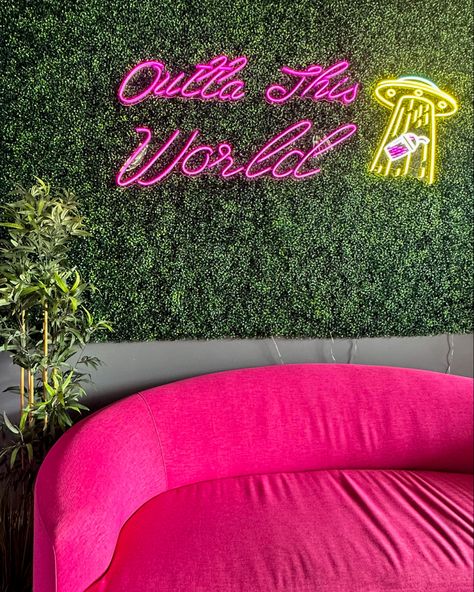 pink, pink interior, pink apartment, green wall, party decorations, apartment decor, apartment inspo, green apartment, pink apartment, living room inspiration, interior inspo, dorm room vibes, dorm room aesthetic, dorm room ideas, pink room, pink and green, cute coffee shop, pink couch, pink furniture, neon sign, wedding design, wedding decor, decor inspiration, pink aesthetic, hot pink aesthetic, pink vibes, hot pink vibes, green aesthetic, greenery, leaf wall, vine wall Hot Pink And Emerald Green Living Room, Green And Pink Apartment Aesthetic, Party Decorations Apartment, Hot Pink And Green Bedroom, Hot Pink And Green Aesthetic, Hot Pink Couch, Hot Pink Vibes, Wall Party Decorations, Dorm Room Ideas Pink