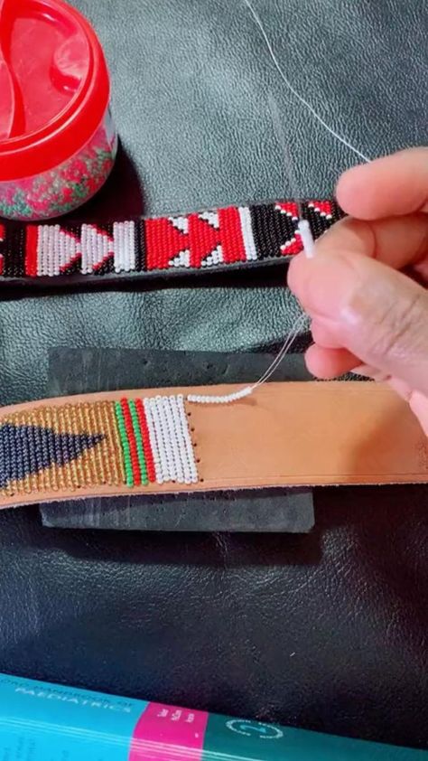 Beading On Leather Tutorial, Western Bead Loom Patterns, Beaded Belt Diy, Seed Bead Loom Patterns, Powwow Beadwork, Beaded Belts Patterns, Indian Beadwork, Beaded Hat Bands, Native American Beadwork Patterns