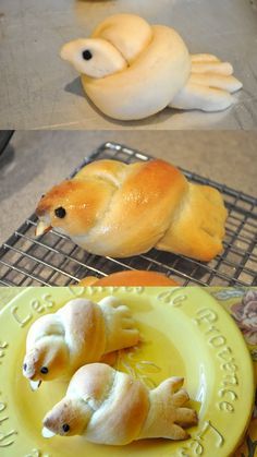 Little Birdie Rolls... Recipe here: http://littlebirdiesecrets.blogspot.com/2011/07/little-birdie-rolls-tutorial.html Bird Shaped Rolls, Food Art Recipes, Pentecost Food Ideas, Bird Bread Rolls, Fun Bread Shapes, Bird Party Food, Spring Equinox Food, Bread Shaping Techniques, Bird Buns