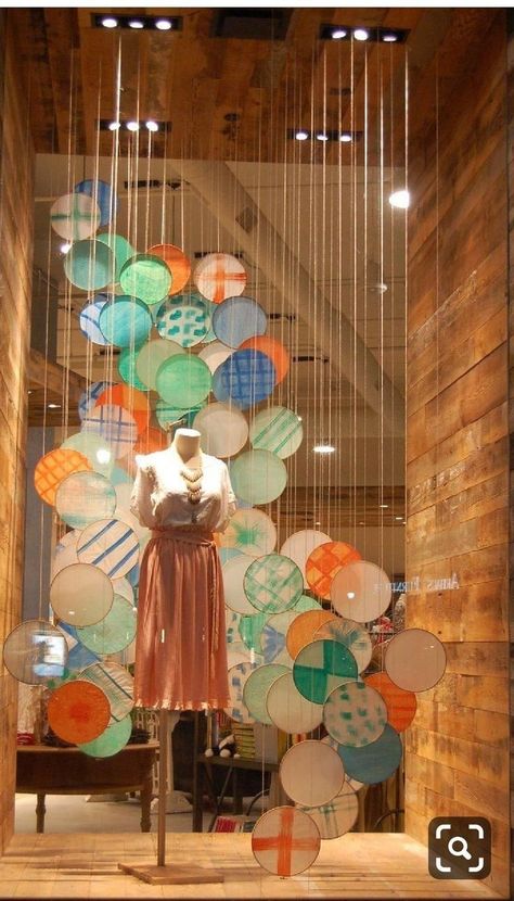 Hall Partition Ideas, Partition Wall Ideas, Hall Partition, Anthropologie Display, Colorful Plates, Fashion Window Display, Partition Ideas, Embroidery On Paper, Glass Partition Wall