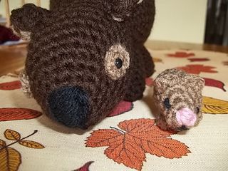 Wombat and joey tested for Rosss on Ravelry Crochet Wombat, Crochet Australian Animals Free Patterns, Wombat Crochet Pattern Free, Crochet Wombat Pattern Free, Crochet Wombat Pattern, Wombat Embroidery, Lemur Amigurumi Free Crochet, Australian Mammals, Brown Note