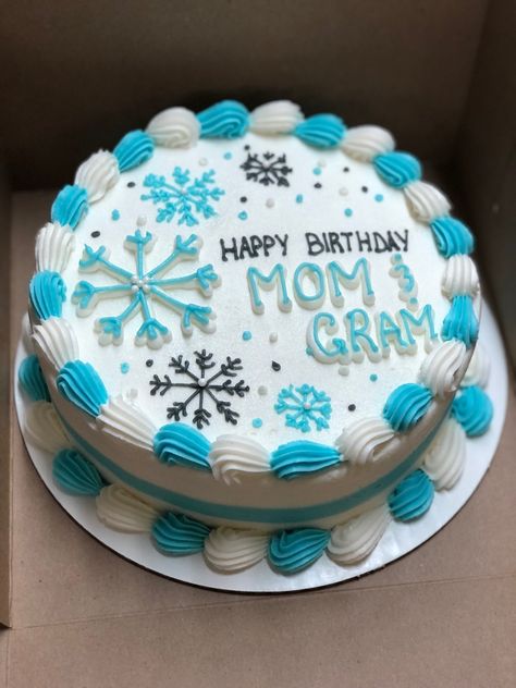 Winter Sheet Cake, Snow Cake Winter, Winter Cake Designs, Winter Birthday Cake Ideas, Winter Cake Decorating, Holiday Themed Cakes, Christmas Cupcake Cake, Dq Cake, Dairy Queen Cake