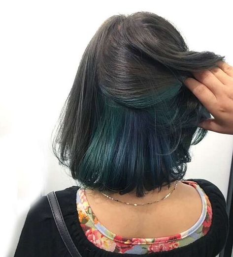 Dark Dyed Hair, Long Layered Straight Hair, Underlayer Hair Color, Dark Blue Hair Dye, Layered Straight Hair, Blue Underneath, Brown Hair Bangs, Hair Dyed Underneath, Dyed Hair Blue