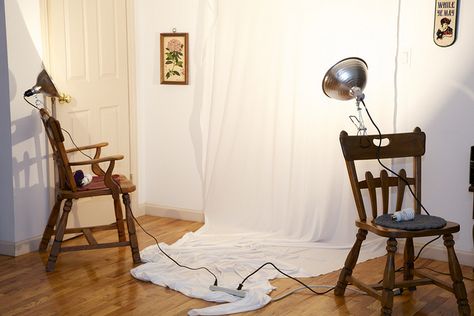 DIY indoor lighting, by chantillysongs. Diy Indoor Photoshoot, Indoor Photography Lighting, Indoor Lighting Photography, Indoor Photoshoot, Lighting Photography, Indoor Photography, Photography Basics, Photography Lighting, Photography Techniques