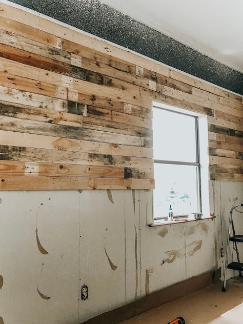 Pallet Wood Garage Walls, Pallet Garage Wall, Pallet Wall Garage, Chevron Pallet Wall, Garage Pallet Wall, Diy Garage Wall Covering, Pallet Wood Walls Living Room, Palet Wall Ideas, Easy Diy Accent Wall Ideas