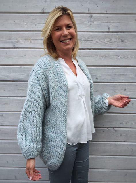 Bernadette Vest, Knit Cardigan Outfit, Make Your Own Clothes, Knitting Patterns Free Cardigans, Mohair Cardigan, Fingerless Mittens, Mohair Sweater, Diy Knitting, Knit Outfit