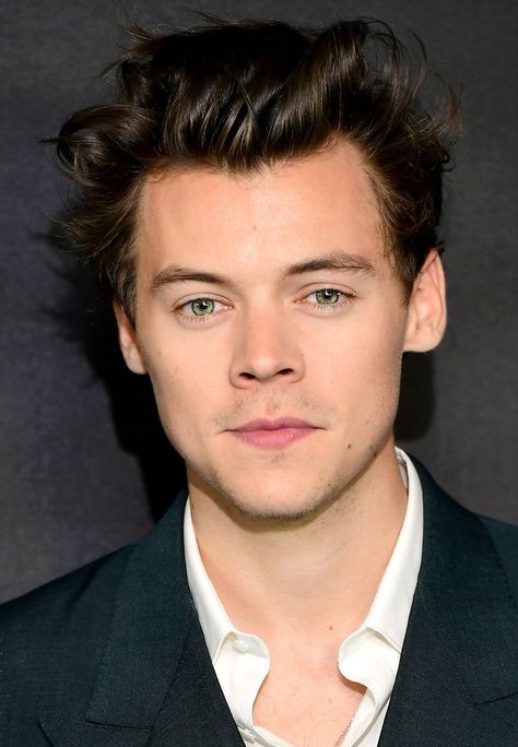 #harrystyles Harry Styles Up Close, Hs1 Background, Hs1 Harry Styles, Hary Styles, Harry Styles Eyes, Four One Direction, Gambar One Direction, Harry Styles Wallpaper, Harry Styles Pictures