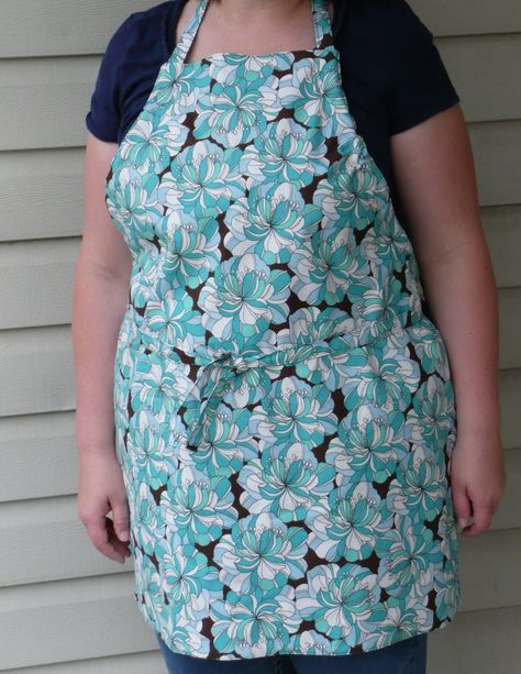 A Hen and Her Chicks: {Simple Adjustable Apron} Aprons Diy Patterns, Free Apron Patterns, Free Apron Pattern, Child Apron Pattern, Easy Apron, Apron Pattern Free, Apron Patterns, Diy Apron, Apron Pattern