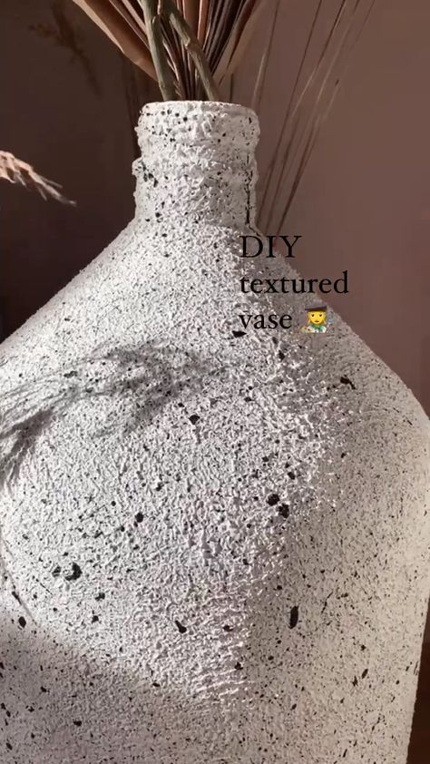 Baking Powder Paint, Diy Textured Vase, Diy Vase Decor, Textured Vase, Texture Paint, Painting Art Lesson, Color Paint, Painted Vases, Instagram Diy