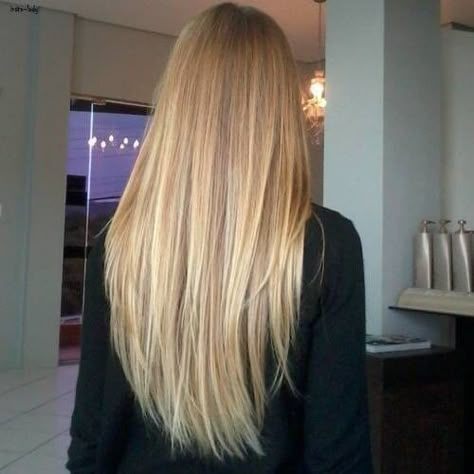 Champagne Blond, Champagne Blonde Hair, Blonde Hair Inspiration, Blonde Hair Looks, Brown Blonde Hair, Long Blonde, Trending Haircuts, Long Blonde Hair, Hair Inspo Color