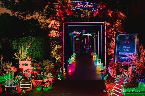 Neon Garden Party, Neon Signs Party, Neon Lights Decoration, Neon Sangeet Decor, Havana Nights Decorations, Neon Wedding Decor, Garden Led Lighting Ideas, Wedding Decor With Lights, Neon Event Decor