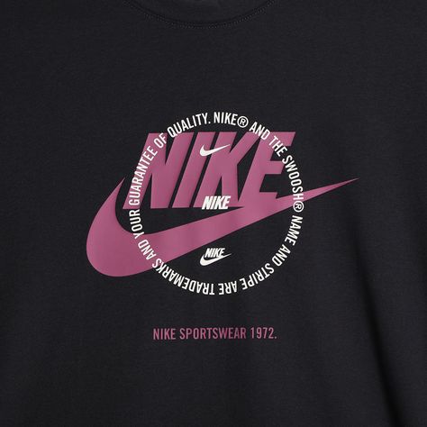 Nike heritage gets put front and centre with this 1972-inspired throwback. Made from a 59% cotton, 41% polyester blend, it's an everyday fabric that feels soft and lightweight. Pair that with Nike's classic-fit tee silhouette that boasts a relaxed feel down through the body and hips. Contrasting and layered Nike logos add a bit of edge to this everyday style. Product code: DV1128-045 Nike T-shirts, Nike Graphic Tees, Nike T Shirt Design, Nike Tshirt Design, Nike Shirt Design, Nike Graphic Design, Nike Logos, Tlf Apparel, Nike Classic