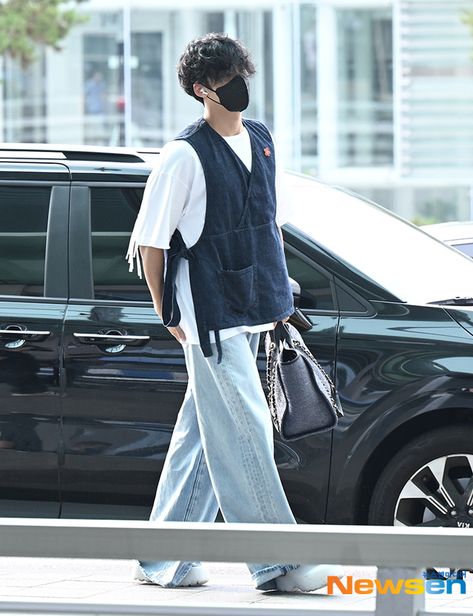 Wonwoo Airport Fashion, Seventeen Airport Fashion, Wonwoo Airport, Seventeen Airport, Vernon Lee, Kim Min Gyu, Kim Mingyu, Seventeen Debut, Mingyu Seventeen