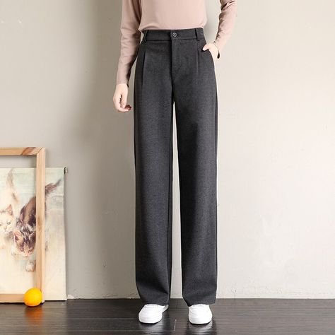 Woollen Trousers Women, Wool Trousers Women Outfit, Trousers Women Outfit, Celebrity Casual Outfits, Pants Pocket, Winter 23, Womens Wide Leg Pants, Winter Vintage, Wool Trousers