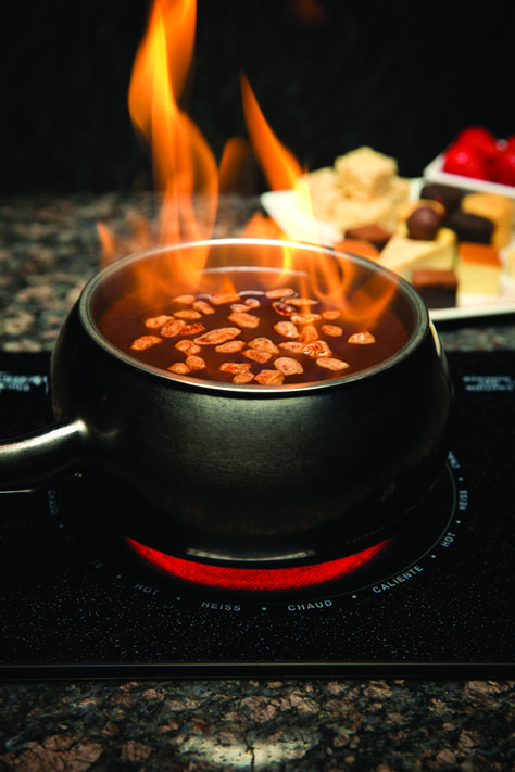 Fondue Recipes From The Melting Pot Turtle Fondue, Melting Pot Cheese Fondue, Fondue Broth, Fondue Recipes Meat, Easy Cheese Fondue, Fondue Dippers, Melting Pot Recipes, Fondue Restaurant, Dessert Fondue