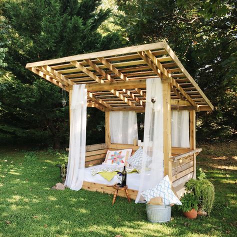 My Hubby Did It Himself (DIH) FOR ME! :) Country Cabana -- Lounge House -- Outdoor reading nook -- Hut -- Pallet project -- DIY Outdoor Cabana Lounge, Garden Reading Nook Outdoor, Pallet Reading Nook Outdoor, Diy Outdoor Reading Nook, Diy Beach Cabana, Diy Pallet Gazebo, Diy Cabana Ideas Backyards, Pallet Cabana, Pallet Tent