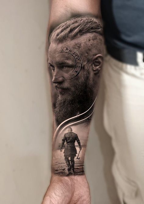 Viking Soldier Tattoo, Ragnar Lothbrok Tattoo Design, Bjorn Tattoo, Tattoo Background Ideas, Ragnar Tattoo, Ragnar Lothbrok Tattoo, Piercings And Tattoos, Viking Ragnar, Viking Warrior Tattoos