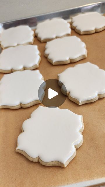 Pretty Cookies Decorated, Italian Bridal Shower Cookies, 2024 Cookies Decorated, Confirmation Food Ideas, Wedding Sugar Cookies Simple, Church Cookies Decorated, Bridal Shower Royal Icing Cookies, Simple Sugar Cookie Designs, Plaque Cookies Decorated