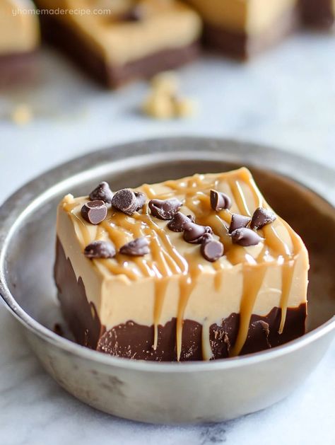 Caramel Coffee Fudge, Coffee Fudge Recipes, Chocolate Caramel Fudge, Coffee Fudge, Fudge Dessert, Coffee Flavors, Fudge Flavors, Caramel Fudge, Easy To Make Desserts