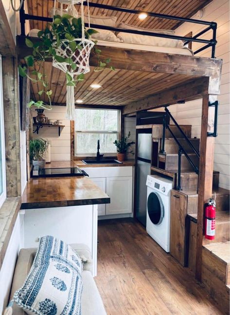 Shed Loft Ideas, Shed To Tiny House Interior, Shed With Loft, Shed Tiny Home, Cabin Interior Design, Small Cottage Homes, Tiny House Interior Design, Shed To Tiny House, Best Tiny House