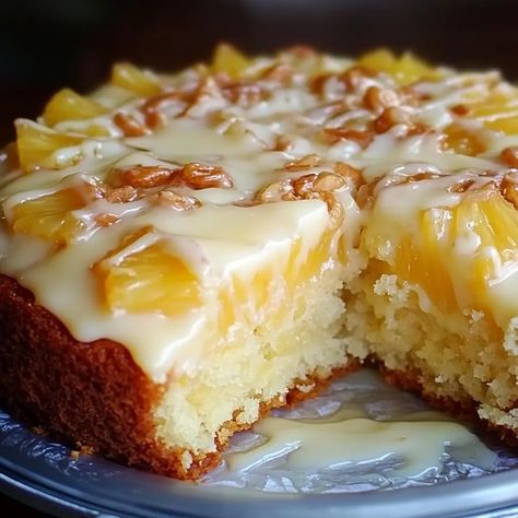 Longhorn Steakhouse Pineapple Cake, Hawaiian Pineapple Cake, Polish Cake, Pineapple Cake Recipe, Caramel Pie, Pineapple Dessert Recipes, Fruity Treats, Pineapple Desserts, Dairy Free Cake