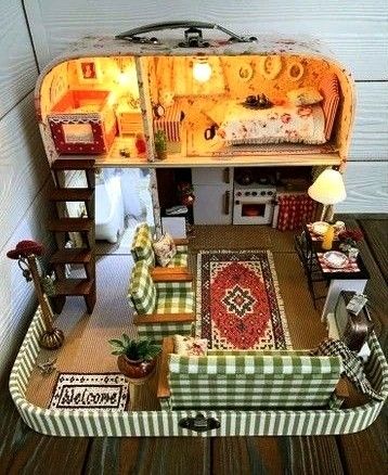 Mini Doll House, Knitting For Beginners Patterns, Doll House Crafts, Beginner Knitting Projects, Miniature Rooms, Miniature Diy, Paracord Bracelet, Miniature Houses, Things To Do At A Sleepover