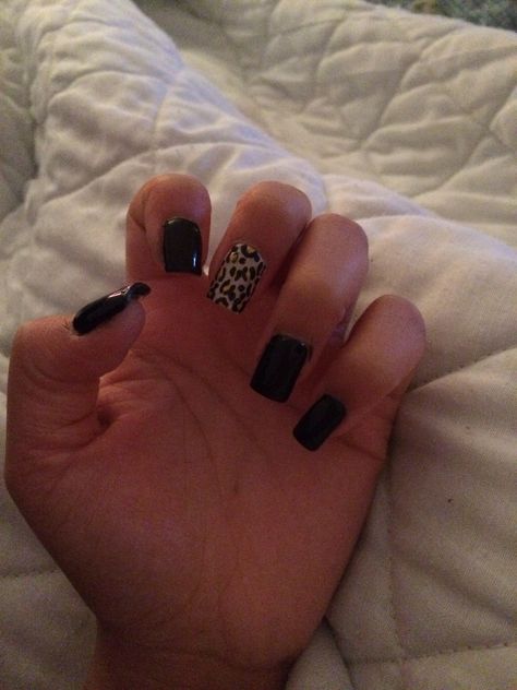 cheetah print black nails Black Cheetah Print Nails, Nails Cheetah Print, Nails Cheetah, Cheetah Print Nails, Nails With Glitter, Black Cheetah Print, Print Nails, Nails Black, Black Nails