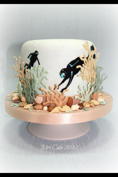 Undersea cake by Mrs Cake Diving Theme Cake, Scuba Diving Cake Ideas, Diving Cake Ideas, Scuba Diving Birthday Cake, Scuba Diving Cake, Scuba Cake, Diving Cake, Boat Cake, Beach Themed Cakes