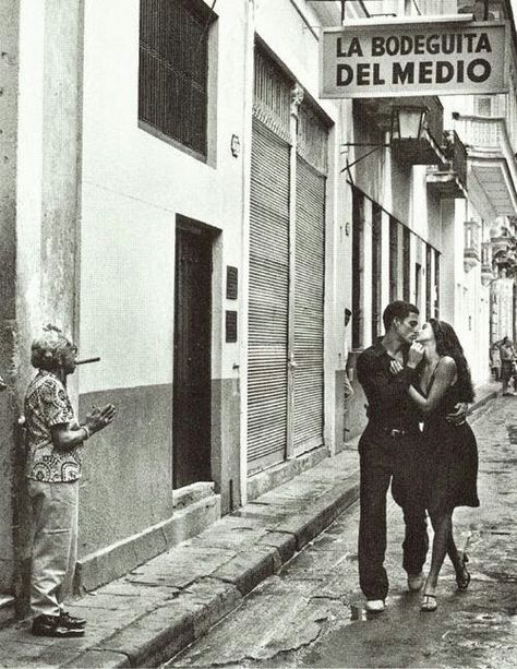 La Bodeguita Del Medio, Old Havana, Cuba. Birthplace of the Mojito and one of Ernest Hemingway's  favorite places Varadero, Cuba Travel, Havana Cuba, Foto Vintage, Ernest Hemingway, Foto Inspiration, Mojito, White Photography, Black And White Photography