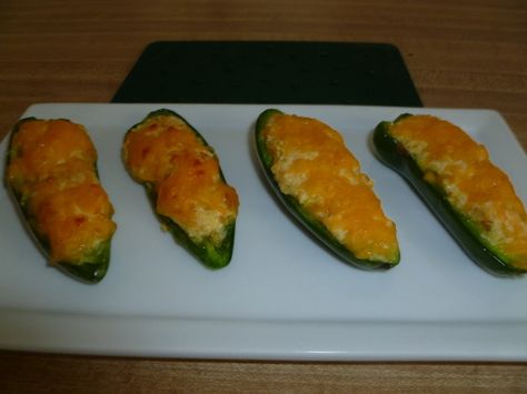 Kickin and easy. Use as an appetizer or a side. If half a jalapeno is too much for you in a bit, just put the batter in mini muffin tin and place a slice of jalapeno on top (or in the middle and cheese on top). Jalapeno Cornbread Poppers, Grilled Jalapenos, Cornbread Jalapeno, Jalapeno Poppers Recipe, Jalapeño Cornbread, Jalapeno Popper Recipes, Jalapeno Popper Dip, Crab Stuffed, Poppers Recipe