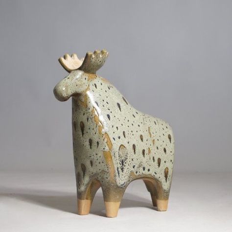 Moose Sculpture, Yelena Bryksenkova, Easy Clay Sculptures, Handmade Animals, Lisa Larson, Pottery Animals, Pottery Workshop, Ceramic Artwork, Hand Built Pottery