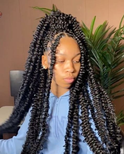 Large Butterfly Braids, Large Passion Twists Braids, Large Twist Braids, Large Passion Twists, Protective Styles For Natural Hair Short, Butterfly Braids, Creative Shoots, Protective Braids, Butterfly Braid