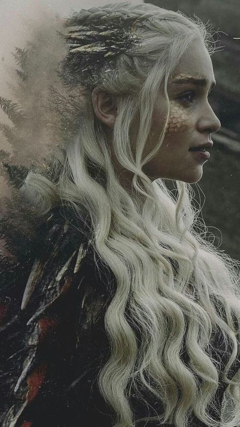 Daenerys Targaryen Wallpaper, Daenerys Targaryen Dragons, Daenerys Targaryen Aesthetic, Targaryen Daenerys, Game Of Thrones Girl, Dessin Game Of Thrones, Daenerys Targaryen Art, Emilia Clarke Daenerys Targaryen, Targaryen Tattoo