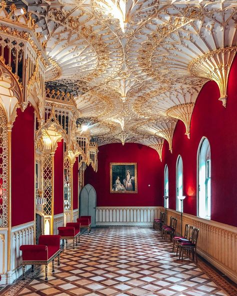 Irena on Instagram: “Stunning Strawberry Hill House🍓 #toplondonphoto #prettycitylondon #prettylittlelondon #storefrontcollective #theshopkeepers…” Strawberry Hill House, Architecture Ceiling, Strawberry Hill, Lobby Bar, Historic Houses, Gothic Revival, Fancy Houses, Hill House, Visit London