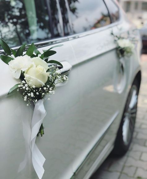 Wedding Decorations For Car, Wedding Car Decorations Ideas Simple, Car Decor For Wedding, Car Decor Wedding, Car Wedding Decoration, Home Decoration For Wedding, Wedding Car Deco, Just Married Car, Bridal Car