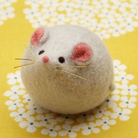 20 Cute Needle Felted Mice | Cute Needle Felting Ideas | Cute Needle F – Feltify Cute Needle Felting, Needle Felting Ideas, Mice Cute, Needle Felting Animals, Needle Felted Mice, Felted Mice, Felting Animals, Needle Felted Cat, Needle Felting Diy