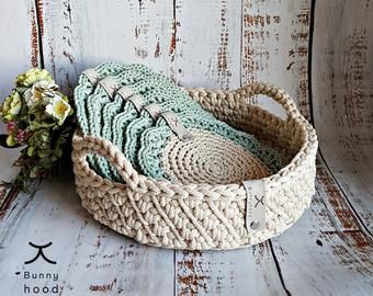 Round Crochet, Crochet Placemats, Crochet Table, Placemats Patterns, Crochet Basket Pattern, Crochet Kitchen, Crochet Rope, Table Coasters, Crochet Decoration