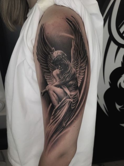 Angel Tattoo Sleeve Women, Angel Shoulder Tattoo Men, Warrior Angel Tattoo Men, Engel Tattoo Design, Beautiful Angel Tattoos For Women, Angel Shoulder Tattoo, Religious Tattoo Sleeves, Angel Sleeve Tattoo, Beautiful Angel Tattoos