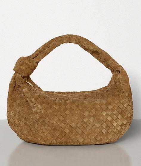 Shop Bottega Veneta® Women's LARGE BV JODIE. Discover more details about the item. Bv Jodie, Bottega Jodie, Italy Logo, House Color, Designer Shoulder Bags, Hobo Bag, Bottega Veneta, Timeless Pieces, Style Icons