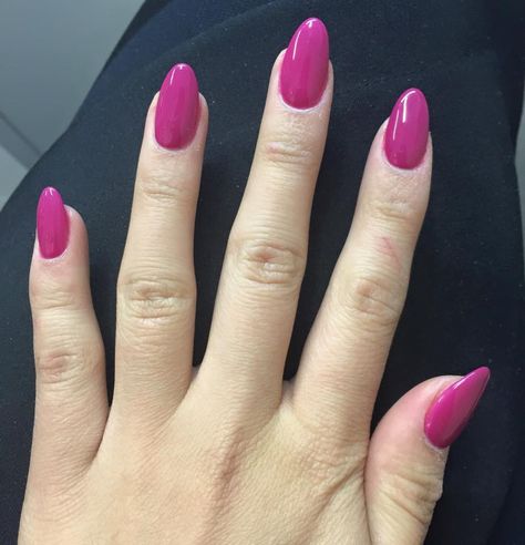 Solid Color Nails Almond Shape, Magenta Oval Nails, Almond Nails Magenta, Dark Pink Oval Nails, Berry Almond Nails, Round Nails Colors, Dark Pink Nails Almond, Magenta Almond Nails, Round Vs Almond Nails