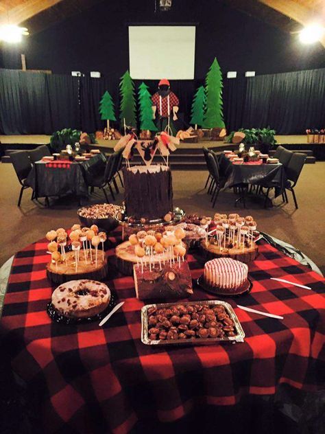 The Little Lumberjack | CatchMyParty.com Baby Shower Cupcake Ideas, Cardboard Trees, Lumberjack Christmas, Lumberjack Theme, Plaid Baby Shower, Lumberjack Birthday Party, Lumber Jack, Lumberjack Baby Shower, Lumberjack Baby