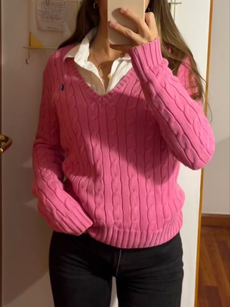 ralph lauren Polo Ralph Lauren Women Outfits Preppy, How To Style Ralph Lauren Sweater, Polo Ralph Lauren Women Outfits, Ralph Lauren Sweater Outfit, Polo Outfits For Women, Mystical Goddess, Long Sleeve Outfit Women, Polo Outfits, Pink Sweater Outfit