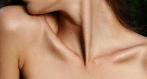 beautiful, neck e collarbone imagem no We Heart It Mother Dearest, Human Body Art, Body Art Photography, Yennefer Of Vengerberg, Body Photography, Yoga Art, Ex Machina, Body Reference, Anatomy Reference