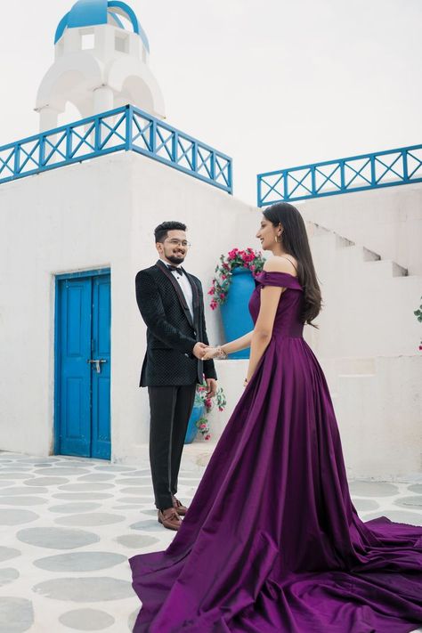 Pre Wedding Outfits For Bride, Tale Gown For Pre Wedding Shoot, Pre Wedding Dresses Ideas, Pre Wedding Shoot Gowns, Pre Wedding Costume Ideas, Pre Wedding Gown Design, Pre Wedding Outfits Ideas, Pre Shoot Dresses, Pre Wedding Gown Photoshoot